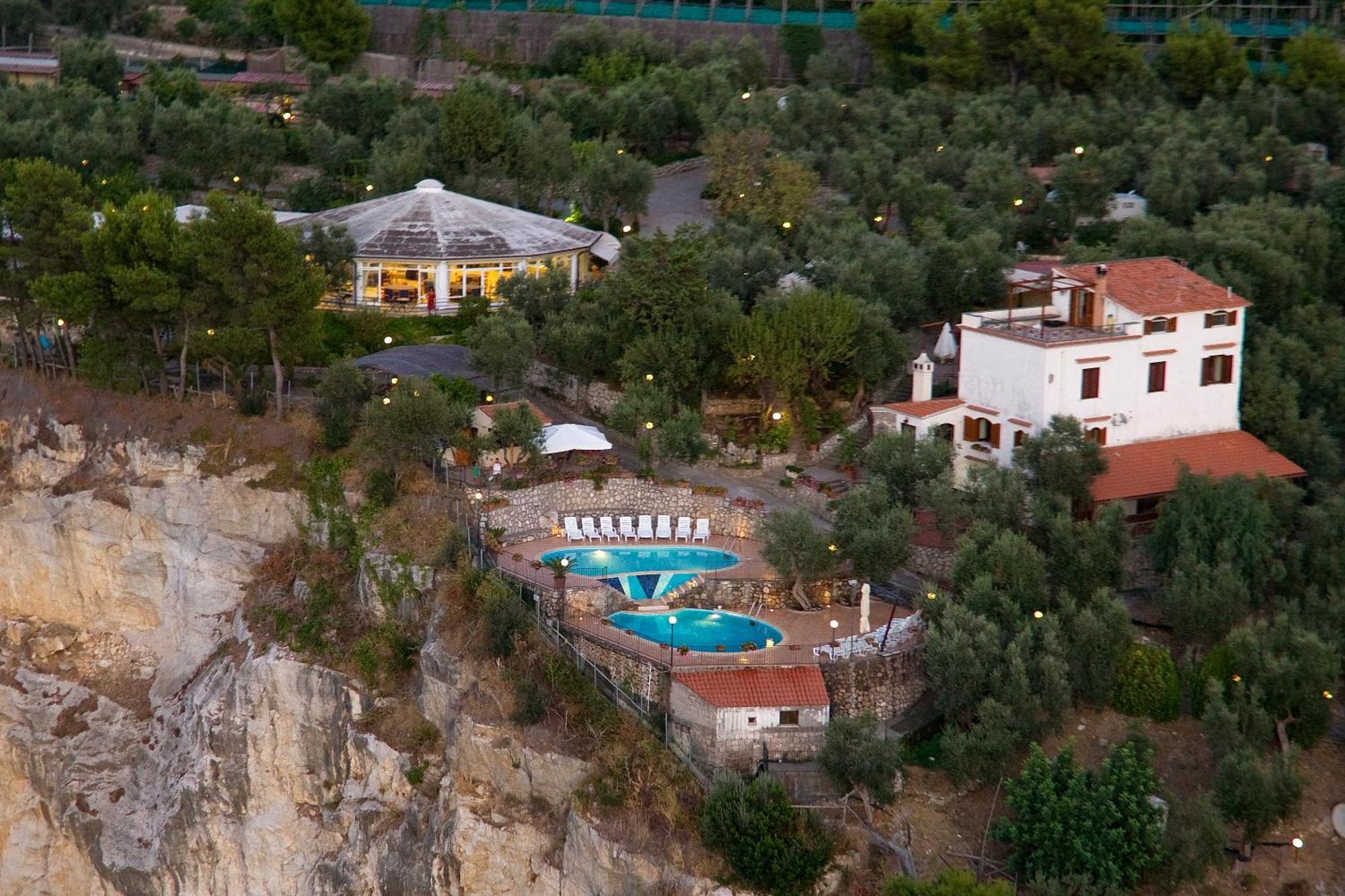 Hotel Villaggio Lubrense 3*