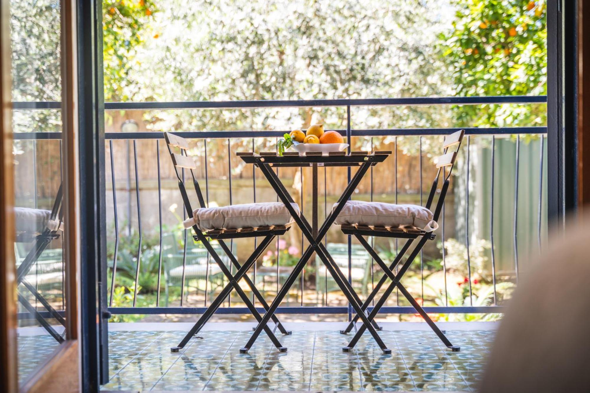 Bed & Breakfast Hidden Garden & *