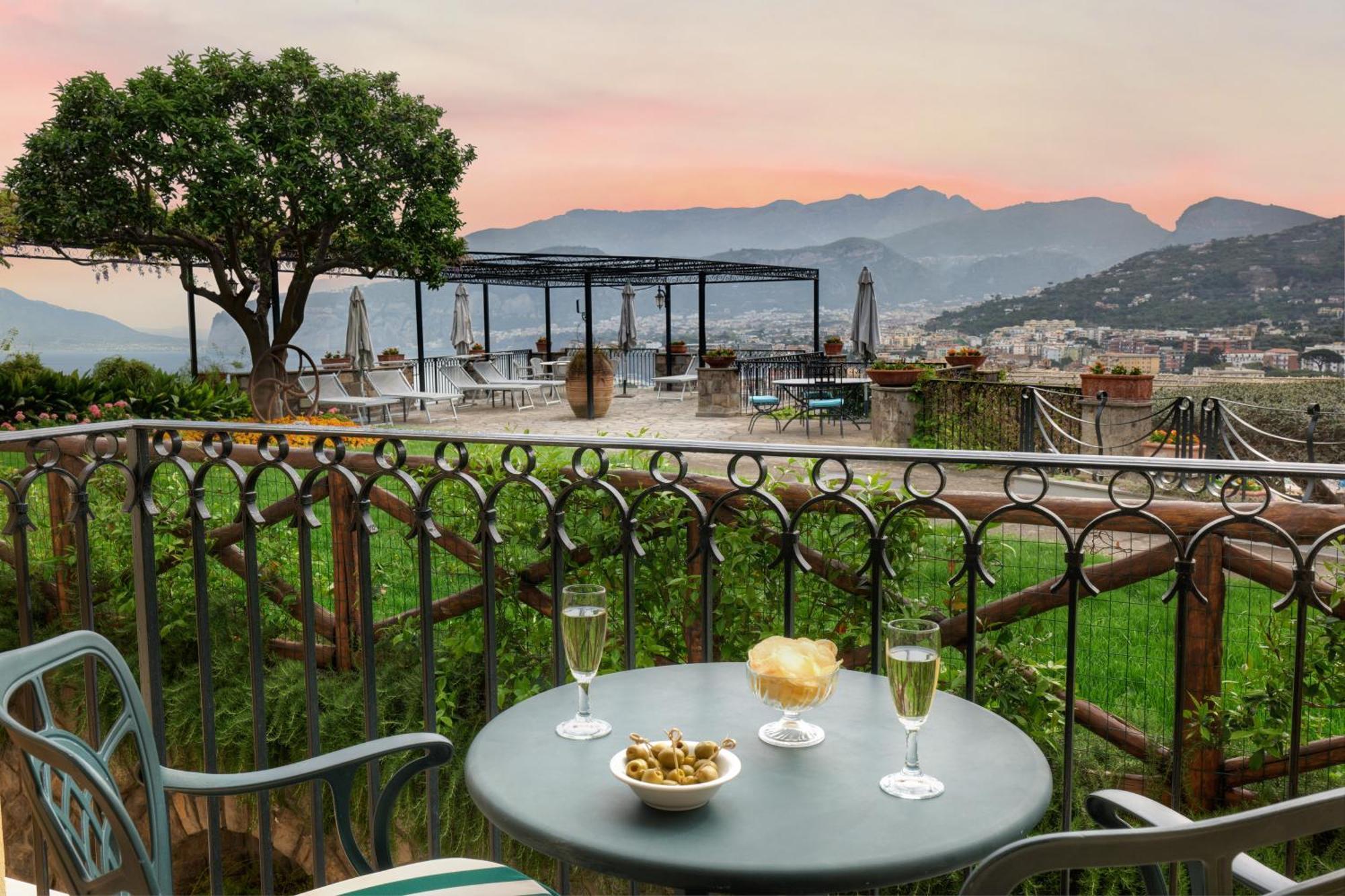 Grand Capodimonte Hotel 4*