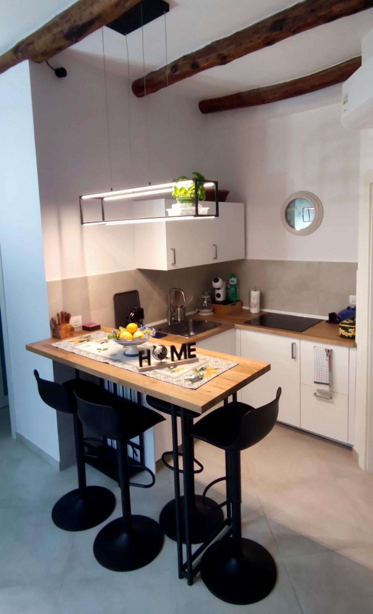 Archway Nine Apartment