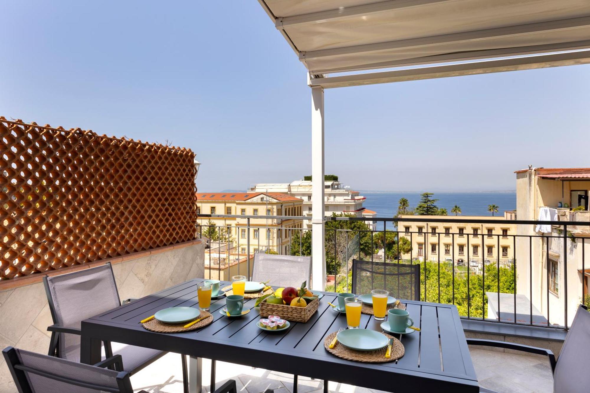 Sorrentovibes - 3br Seaview Terrace Apartamento Sorrento