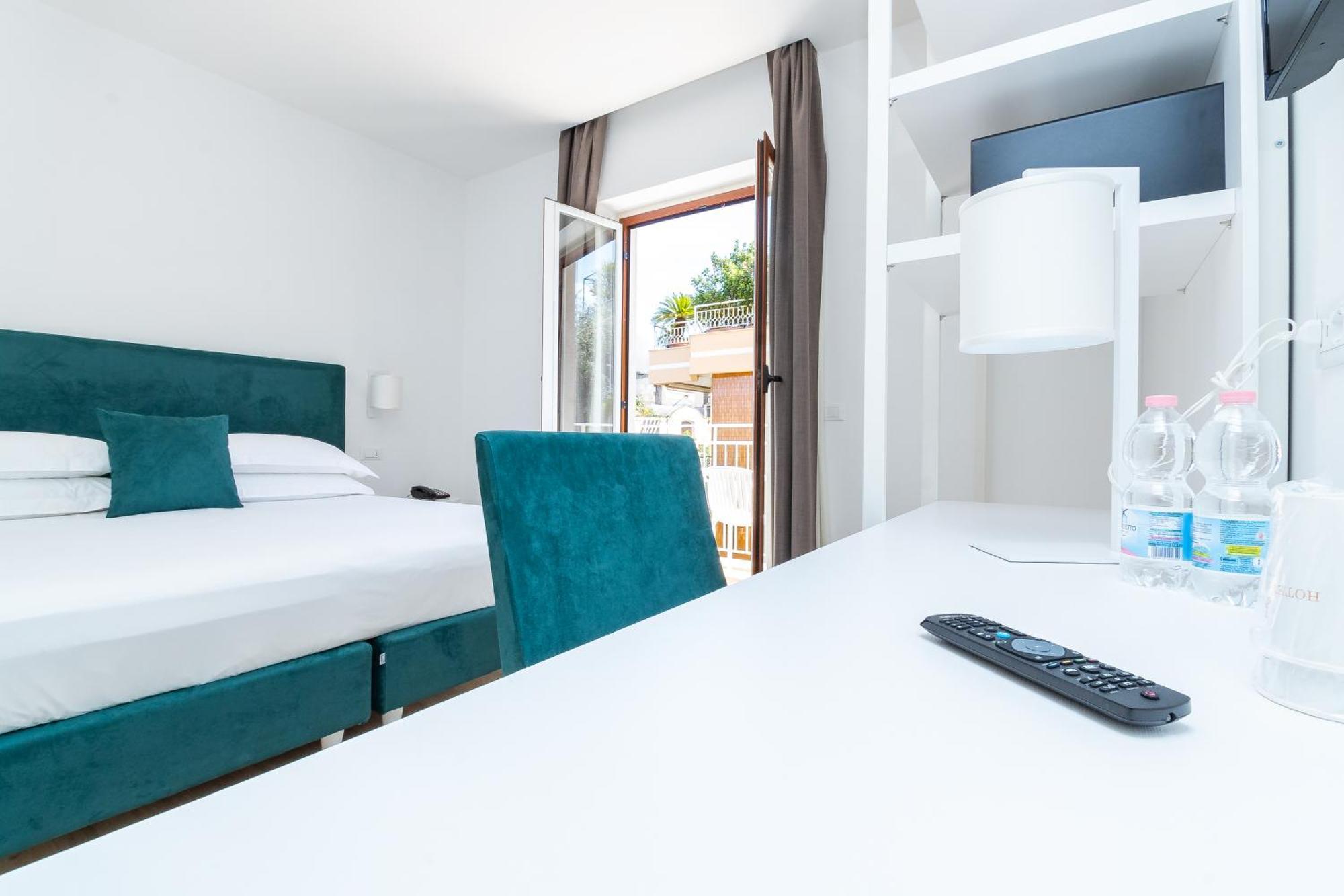 Isabella Hotel 4*
