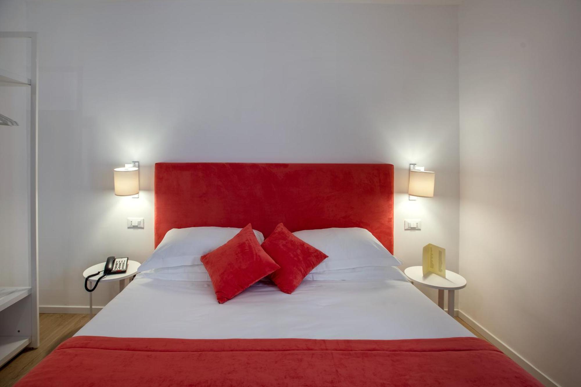 Isabella Hotel 4*