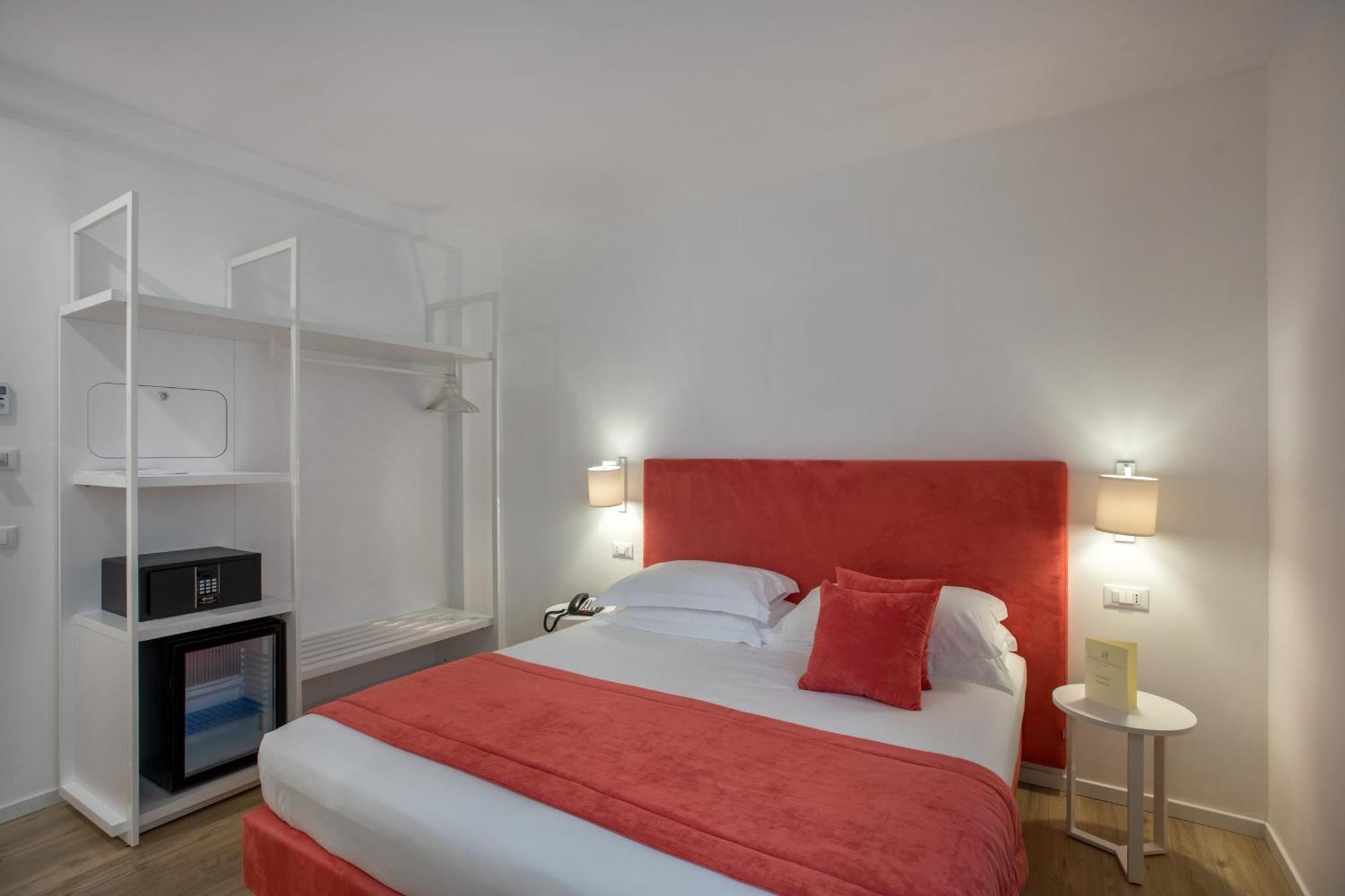 Isabella Hotel 4*
