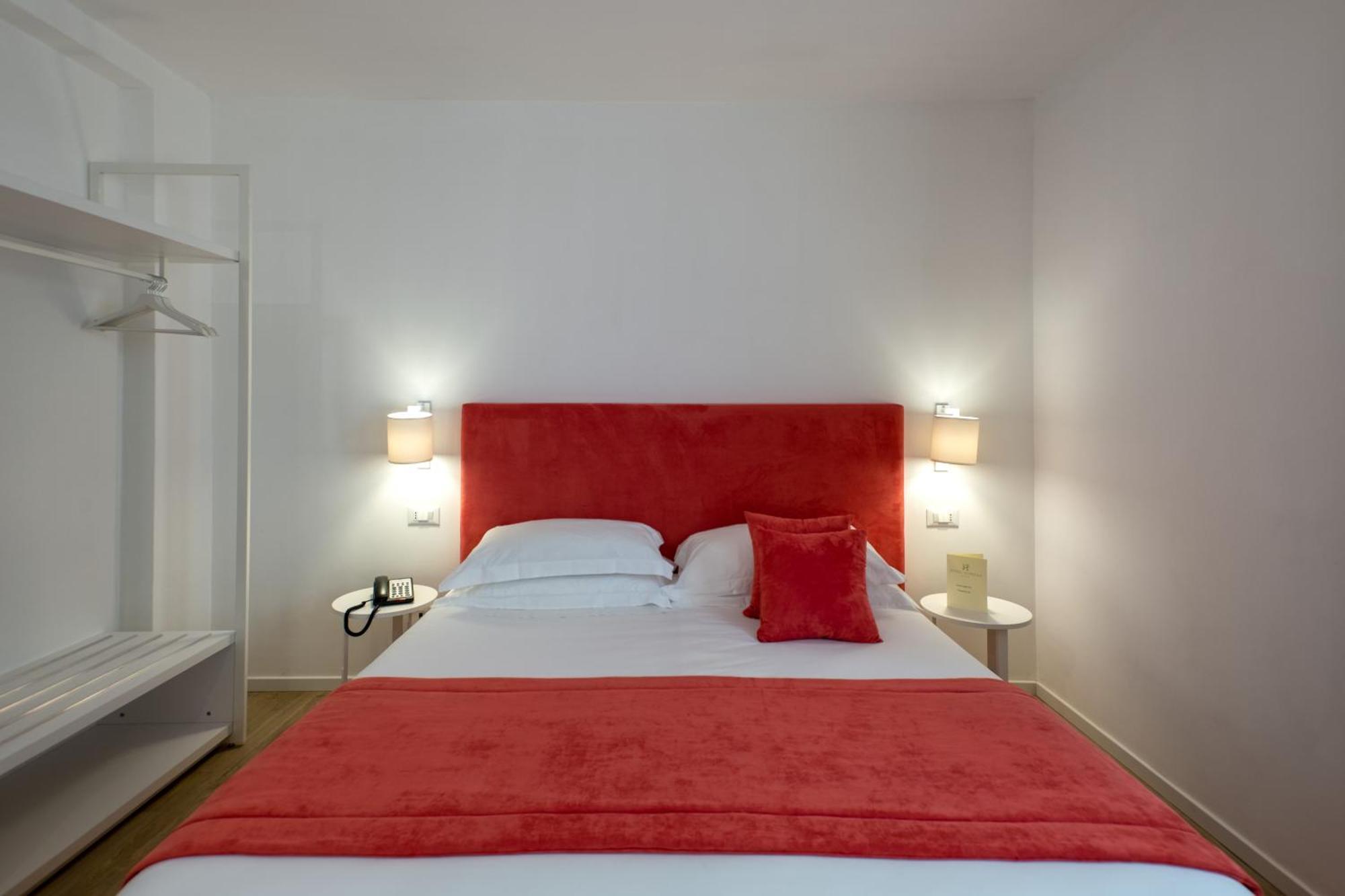 Isabella Hotel