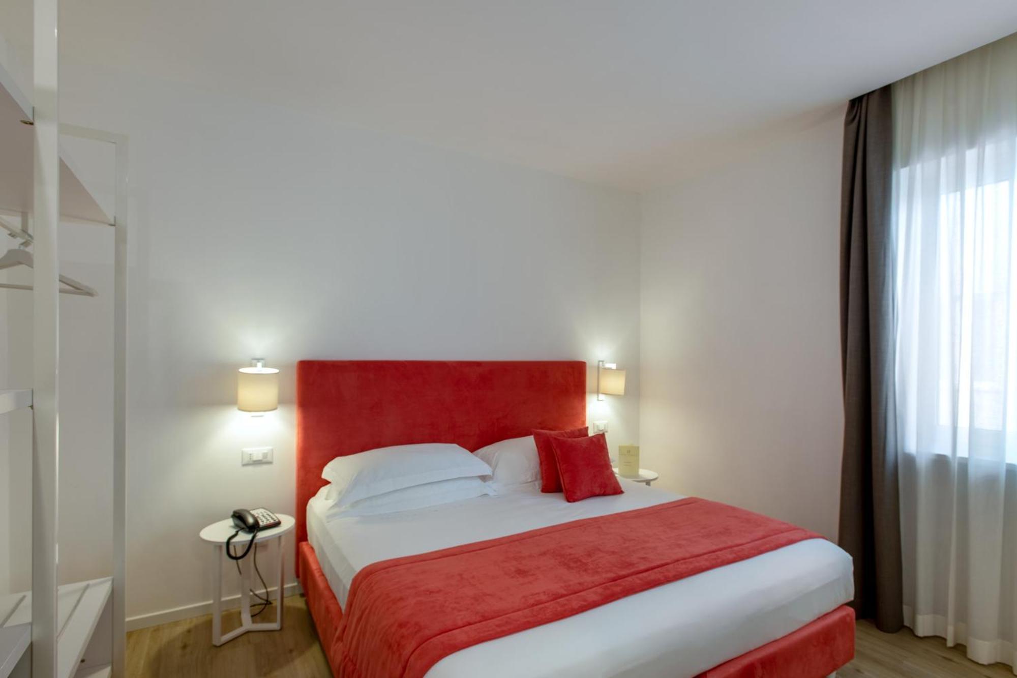 Isabella Hotel