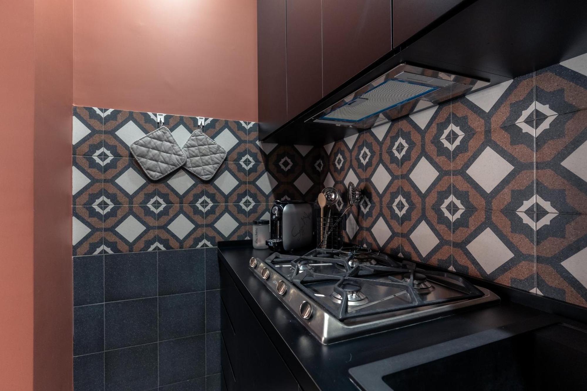 Apartment Flat 13 *