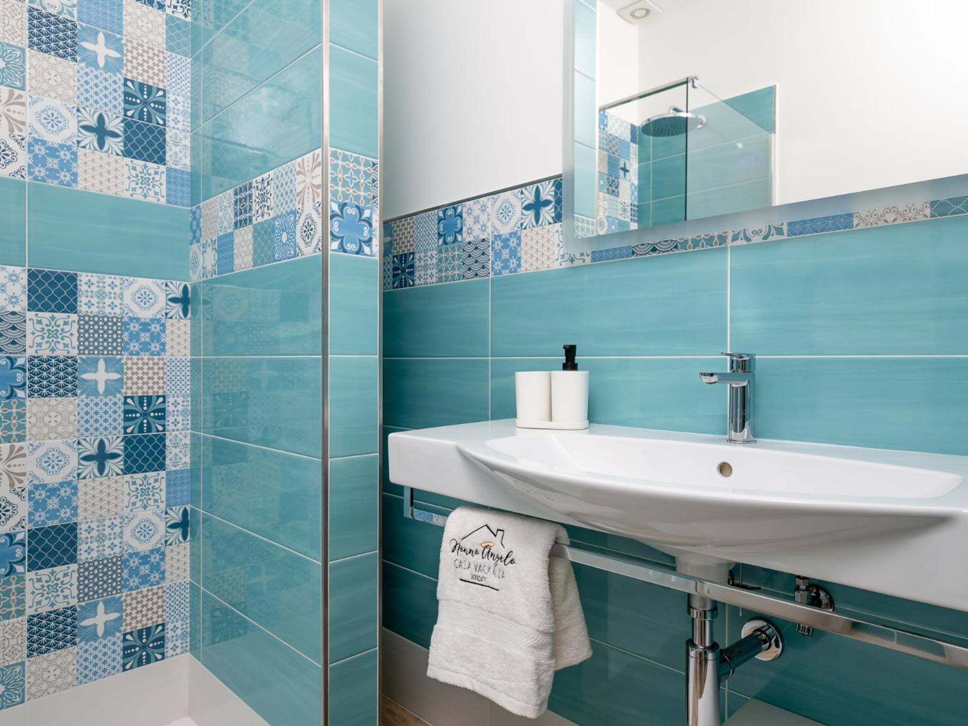 Apartment Nonno Angelo - 4 Bedrooms With Free Parking & Seaview Balcony Sorrento