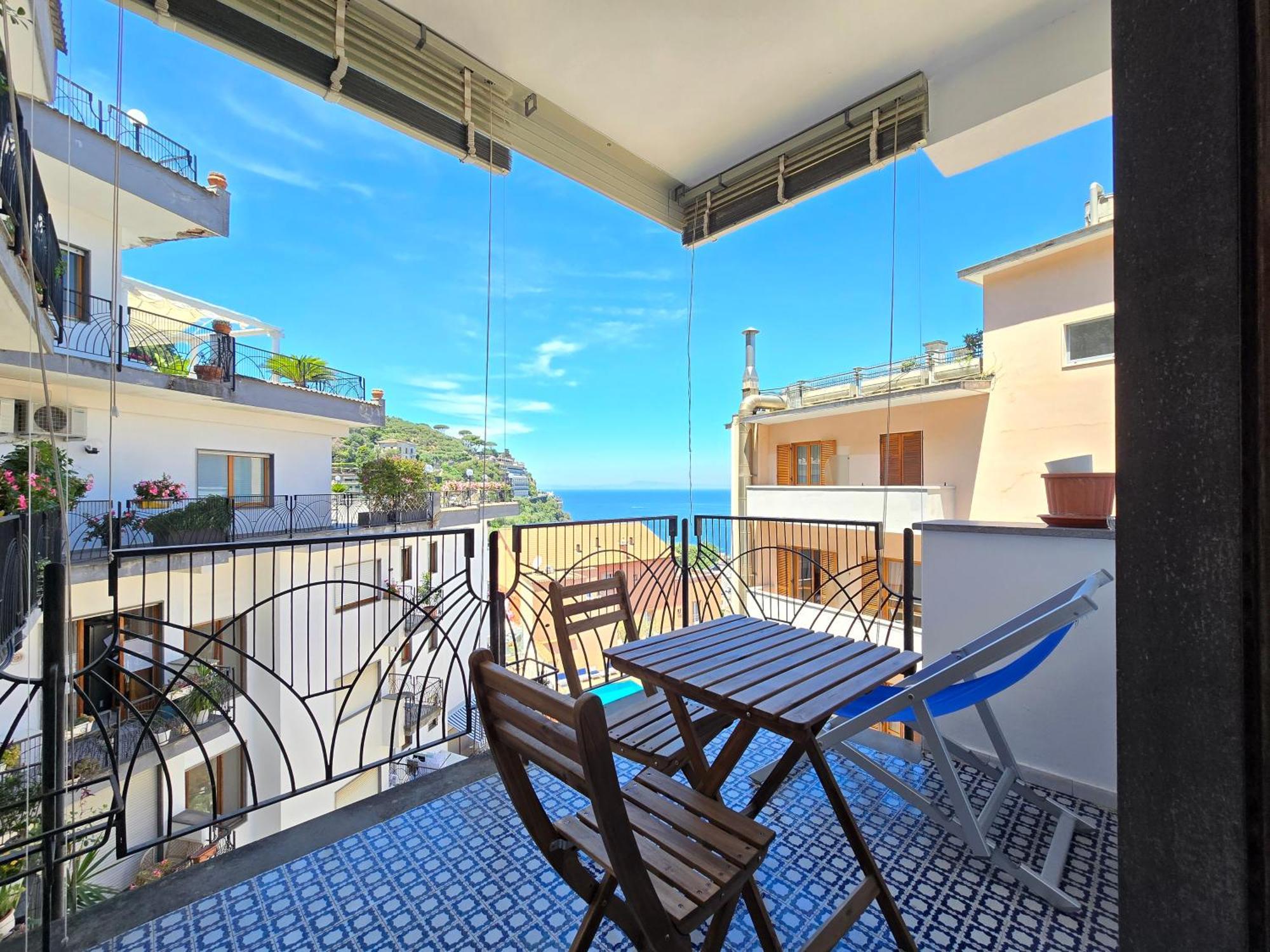 Capo Sereno - Large & Bright With Terrace Sorrento