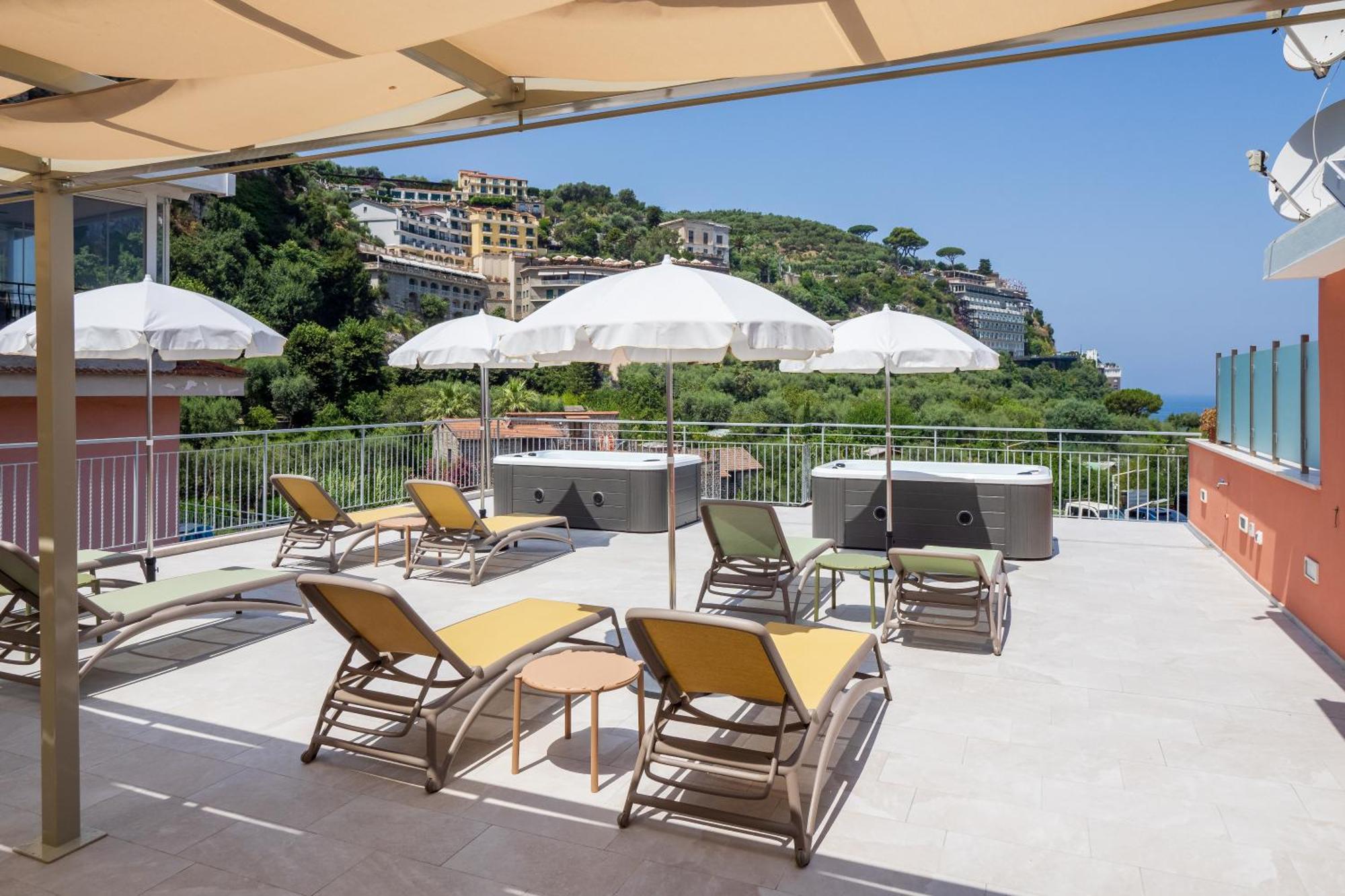 Futura Funky House - De Vivo Realty * Sorrento