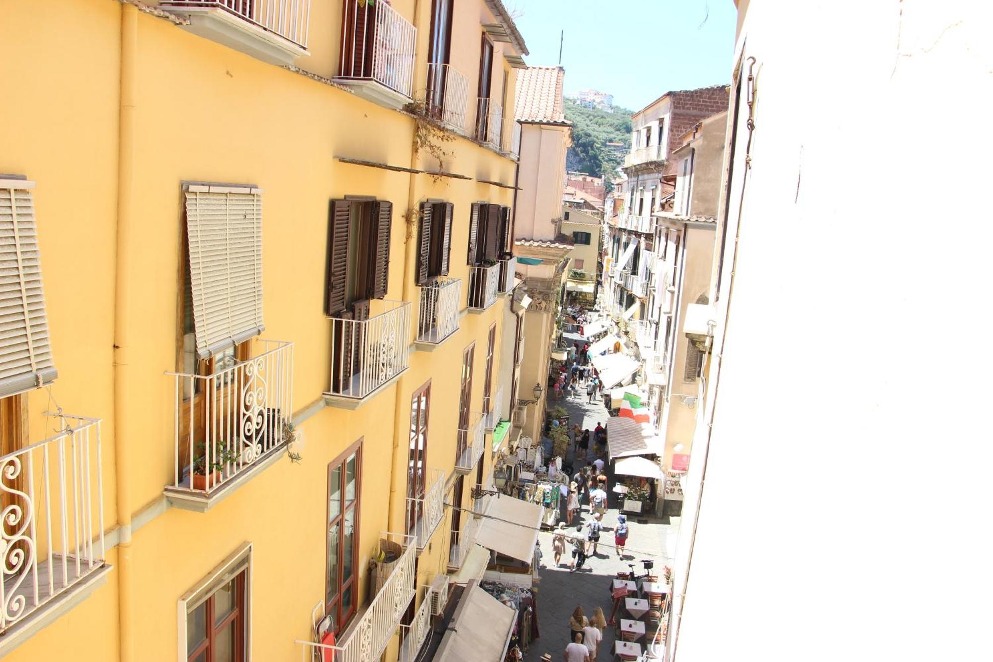Palazzo Ammone - Sedil Dominova