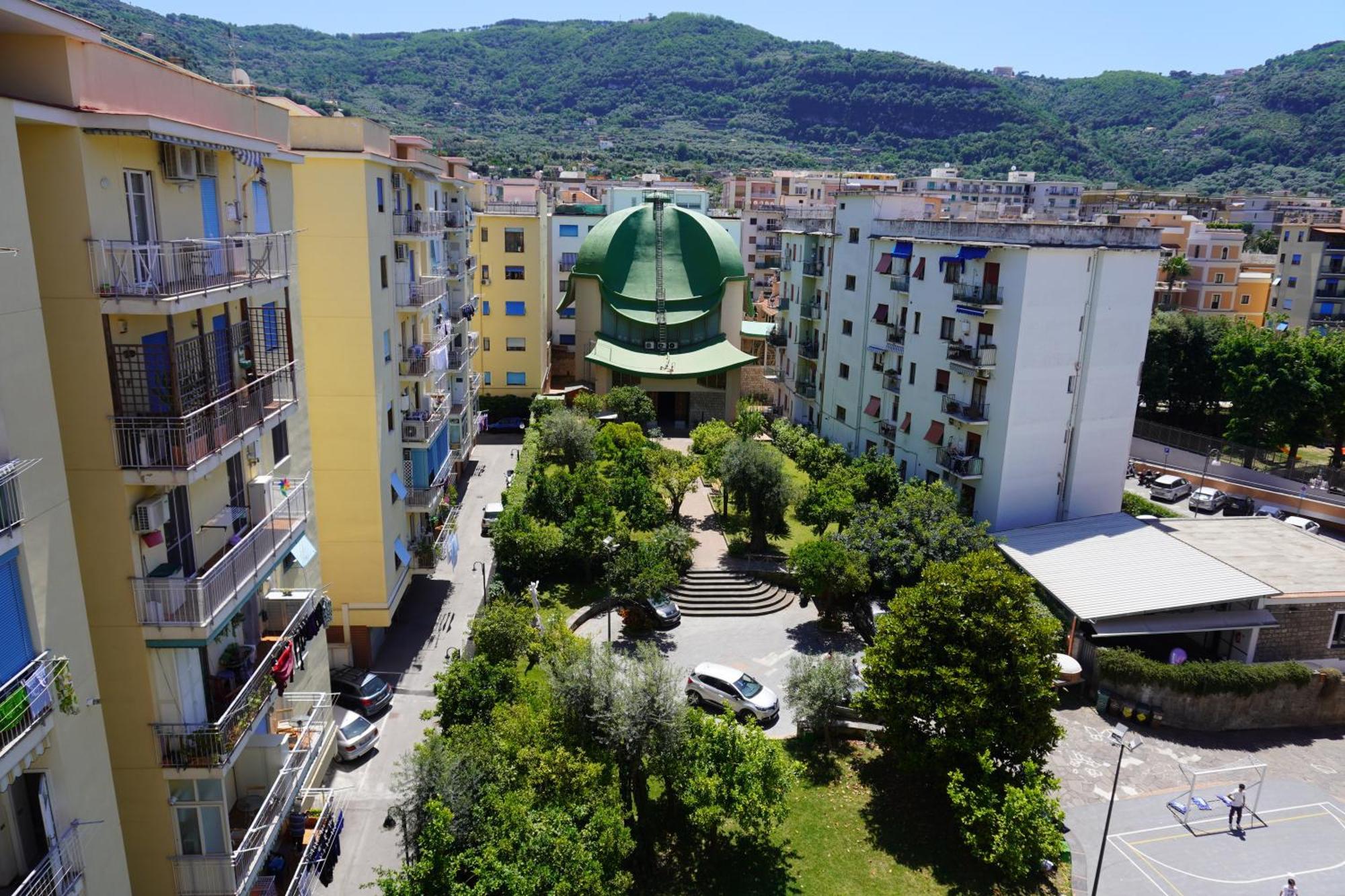 Casa Nelida, Centre