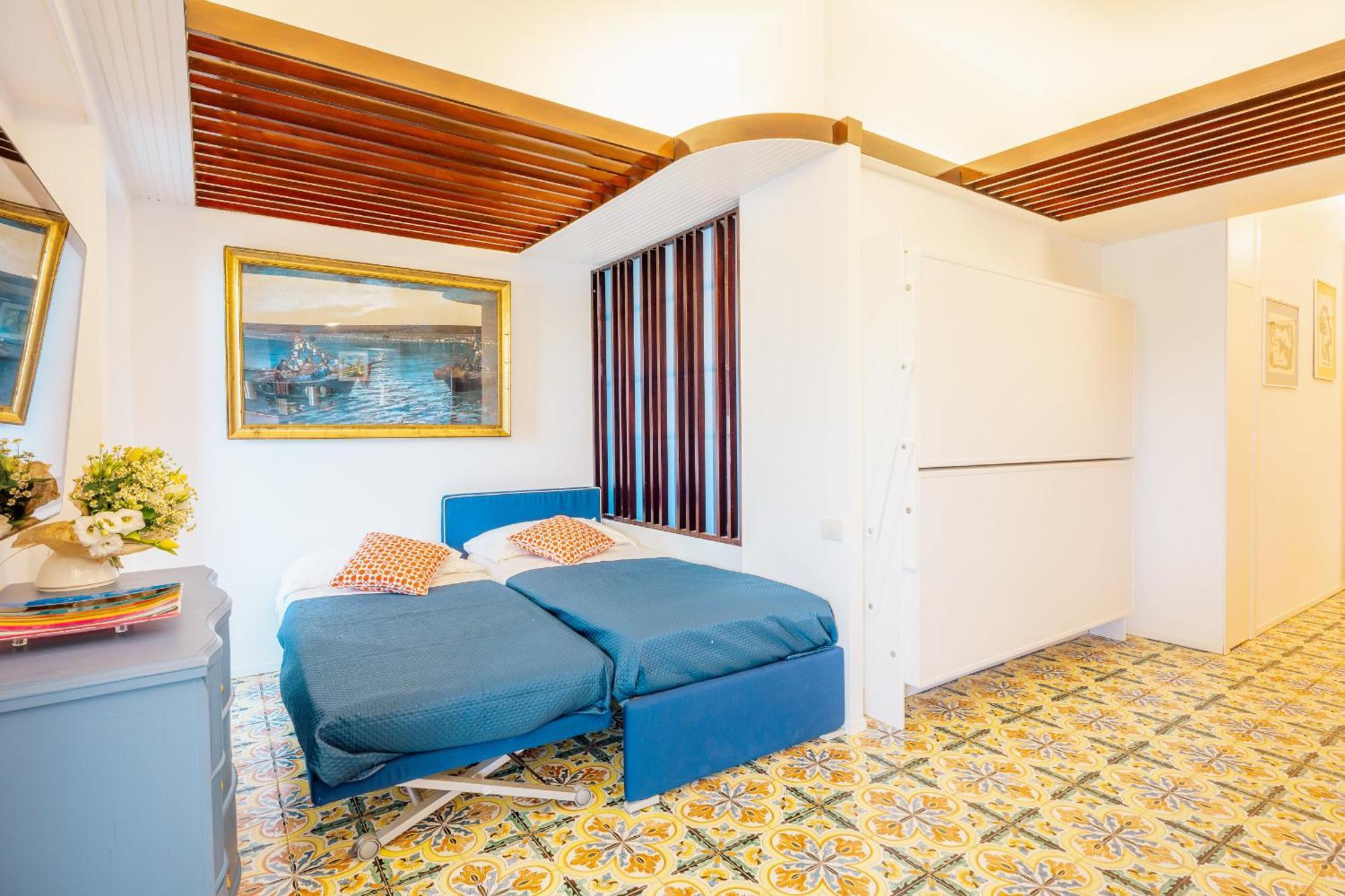 Apartment Round House