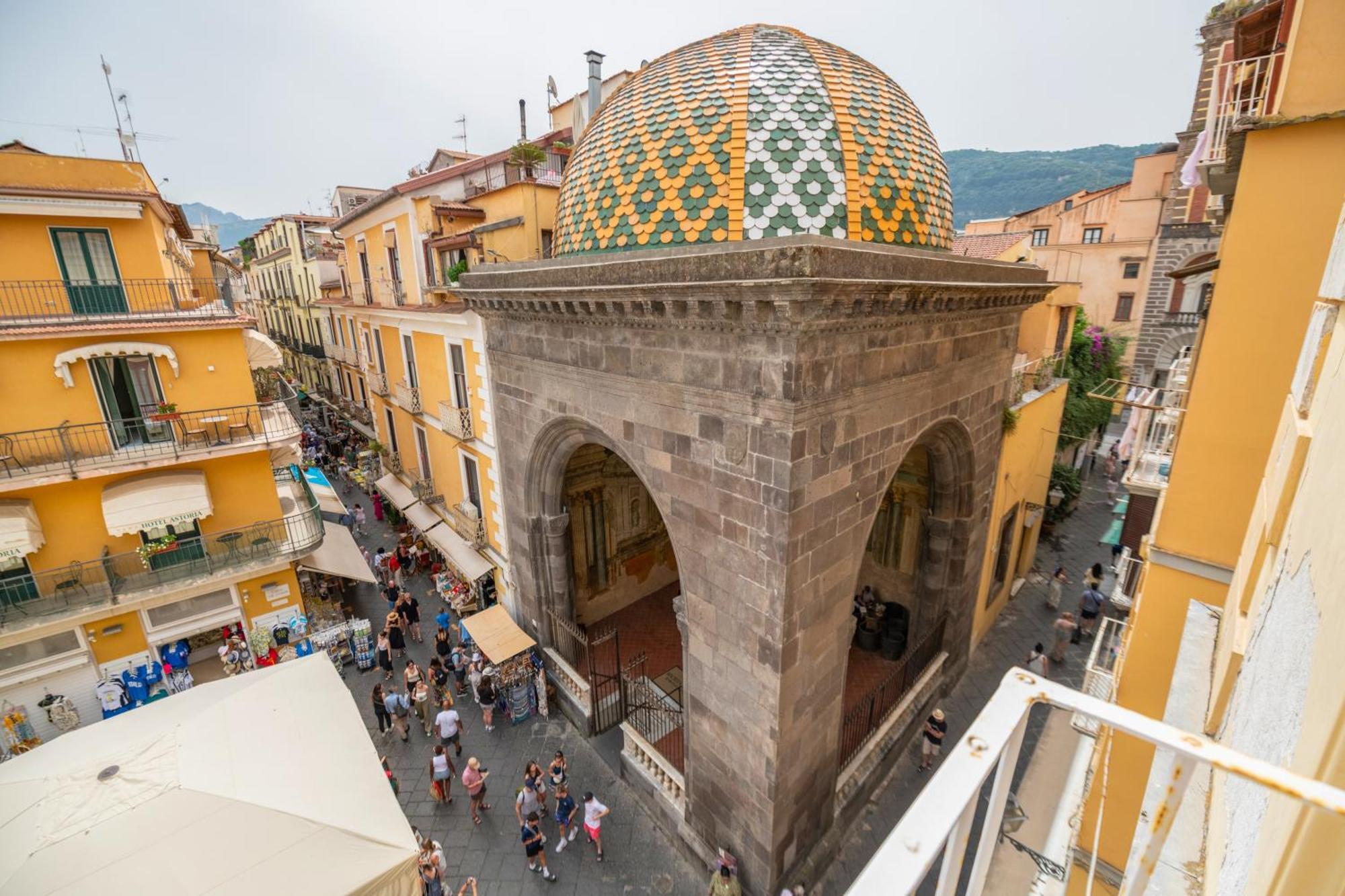 Palazzo Ammone - Sedil Dominova