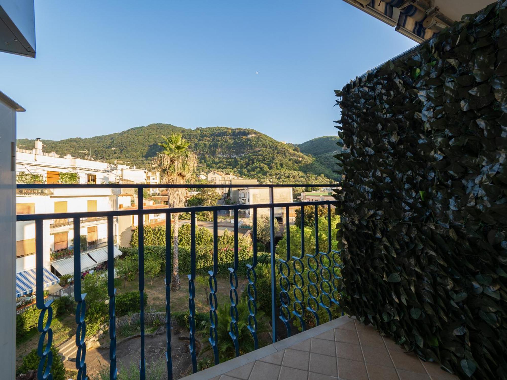 Relais Mirage - De Vivo Realty *