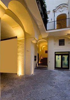 Palazzo Montefusco 4*