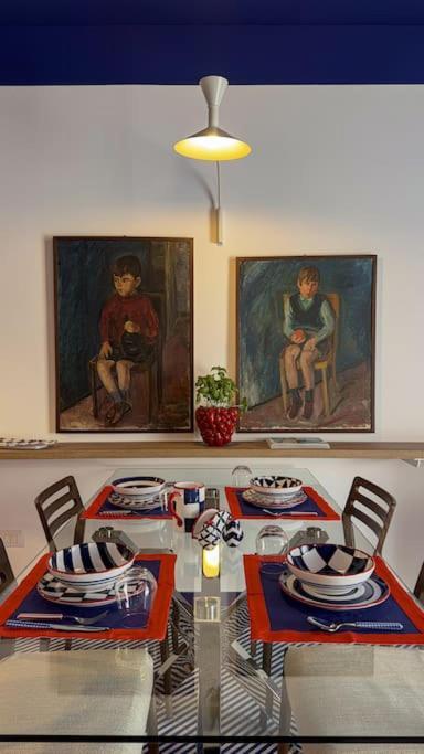 Mimi Gallery House *