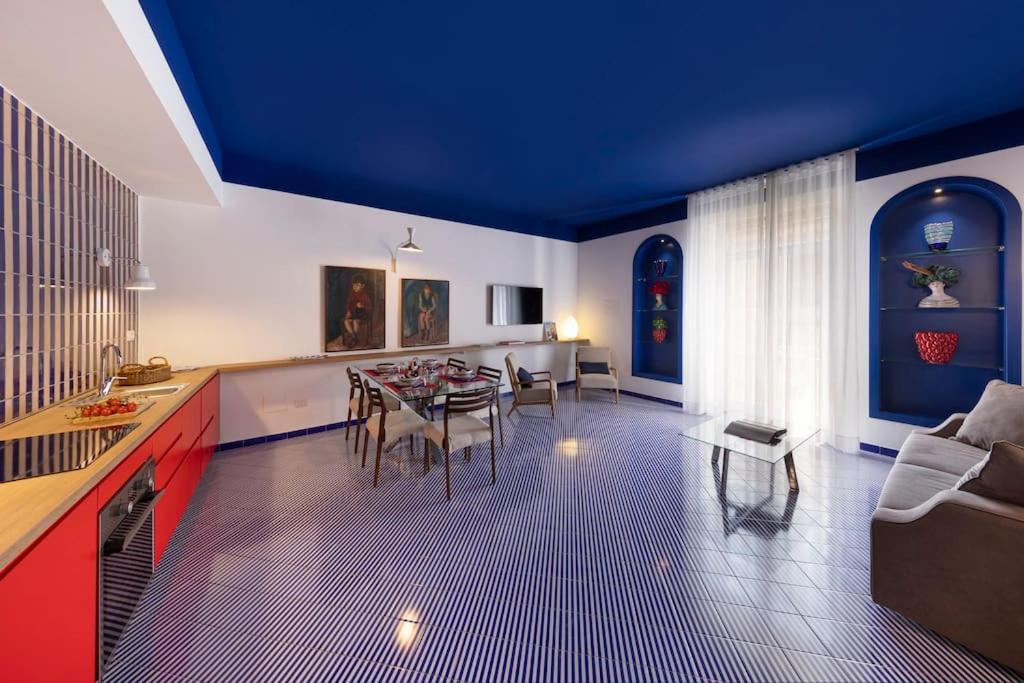 Mimi Gallery House