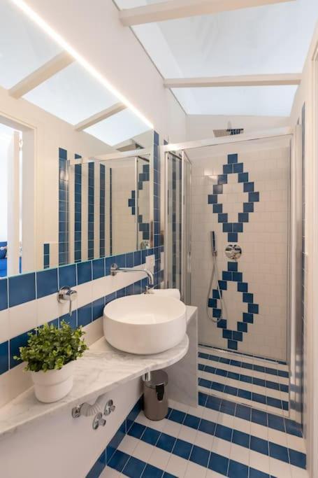 Sorrentovibes - Exclusive New In Center For Families
