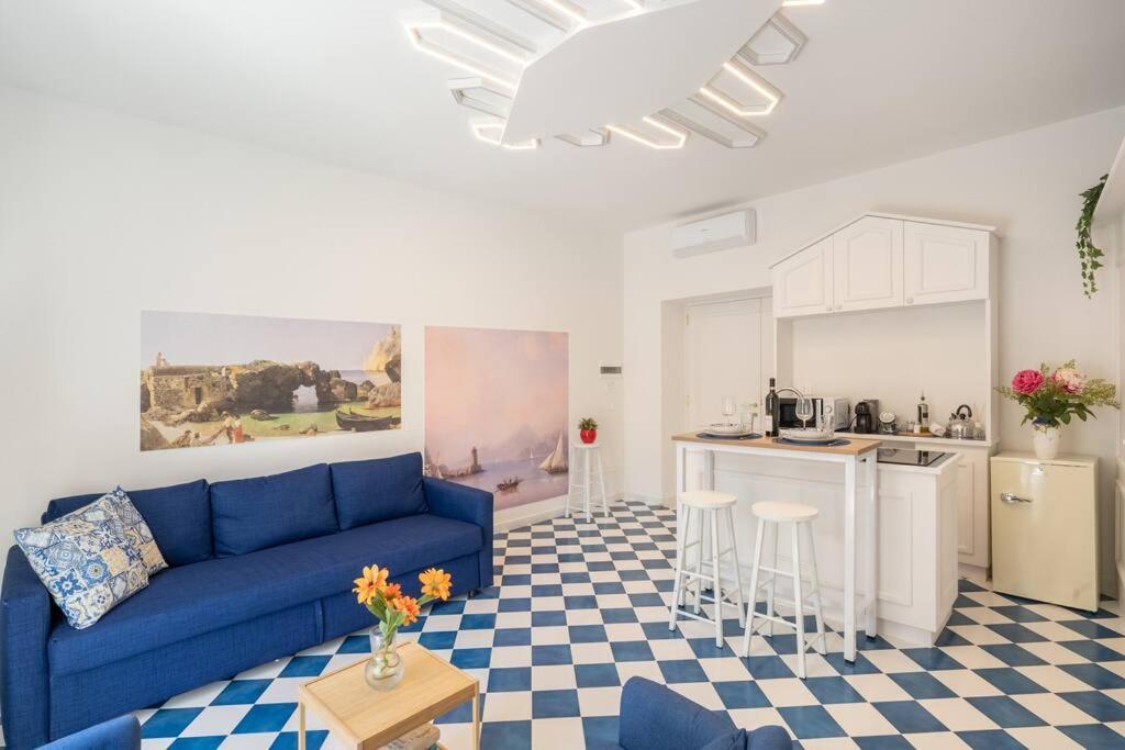 Sorrentovibes - Exclusive New In Center For Families