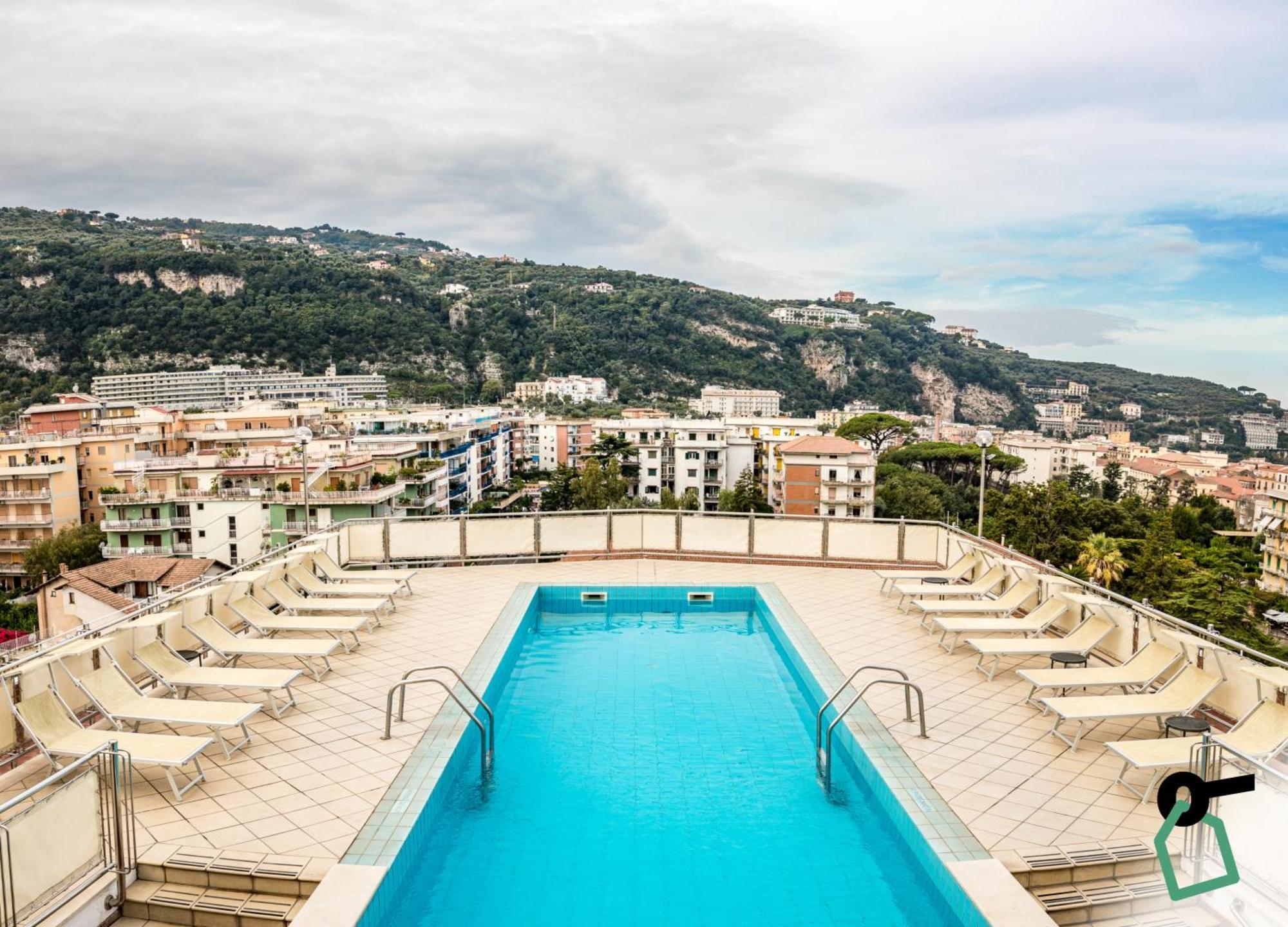 Hotel Hotiday Collection -