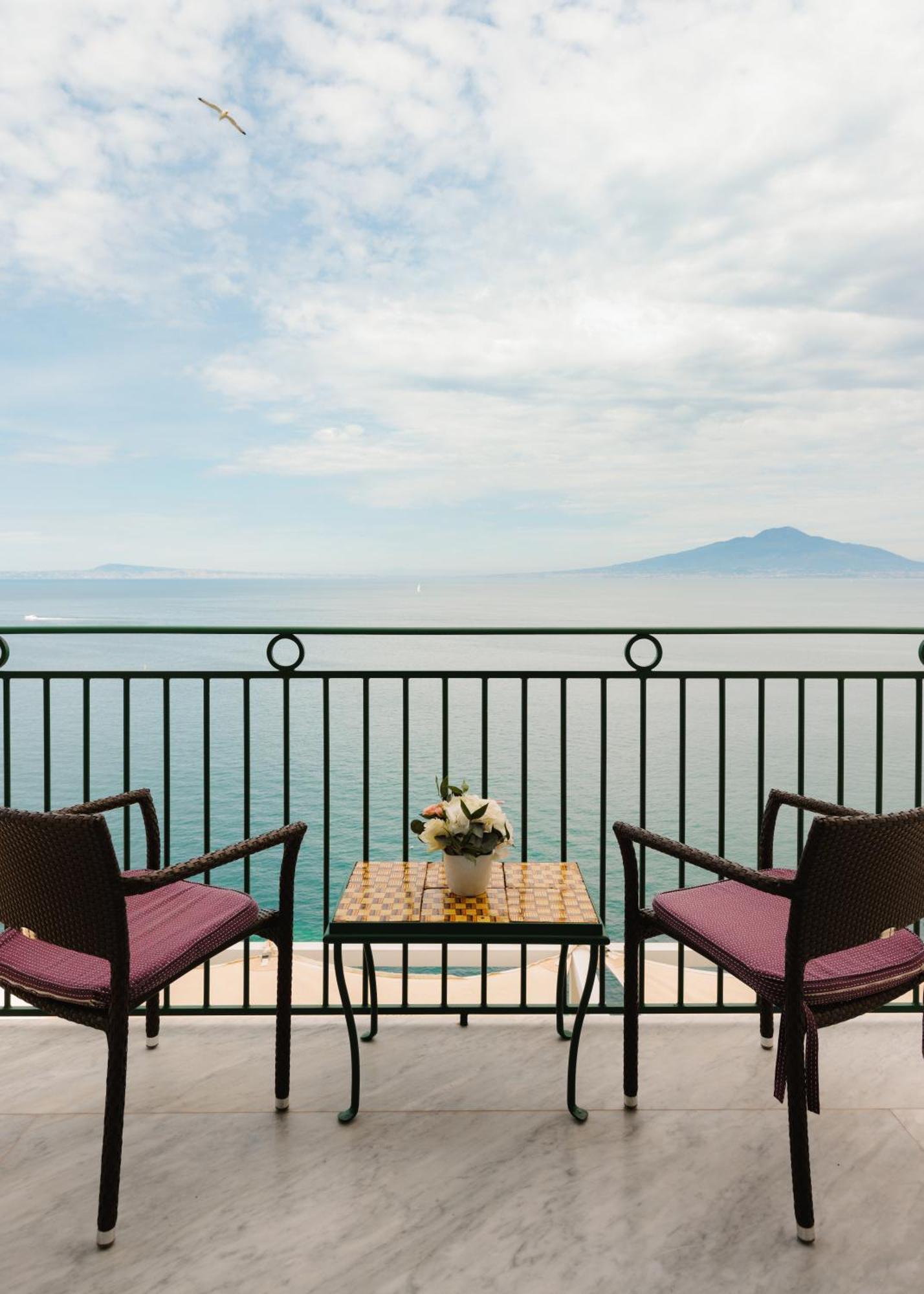 Bellevue Syrene Hotel 5*