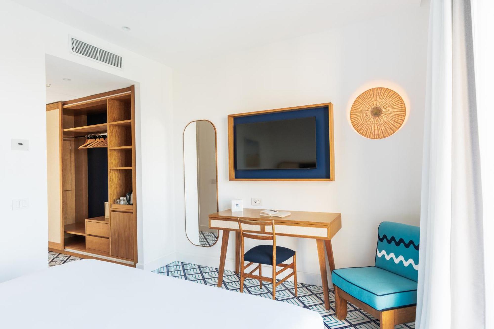 Grand Flora Hotel 4*