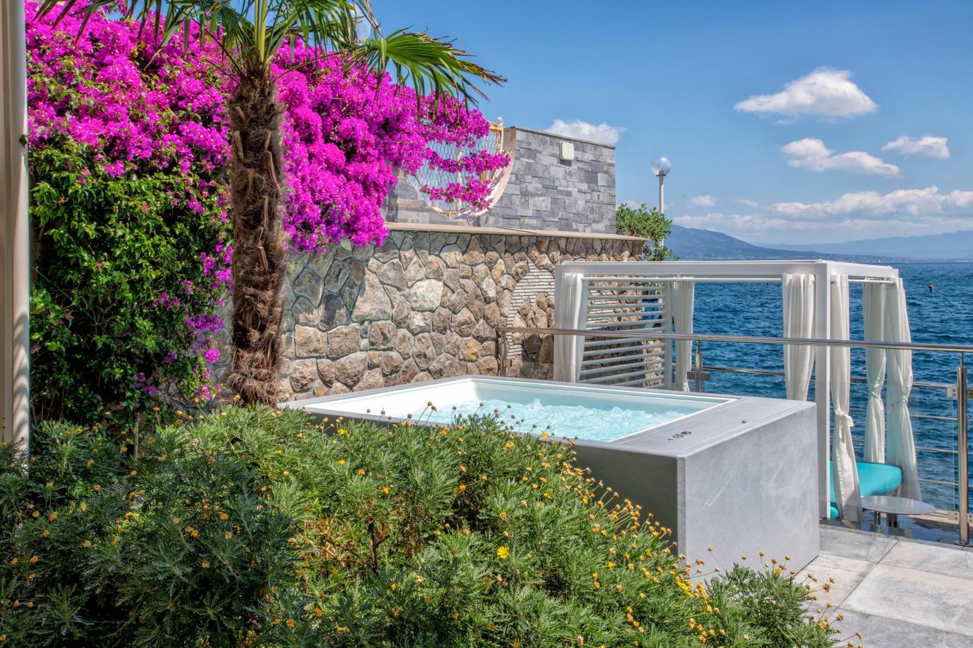 My Exclusive Italy - Beachfront & Private Sea Access * Sorrento