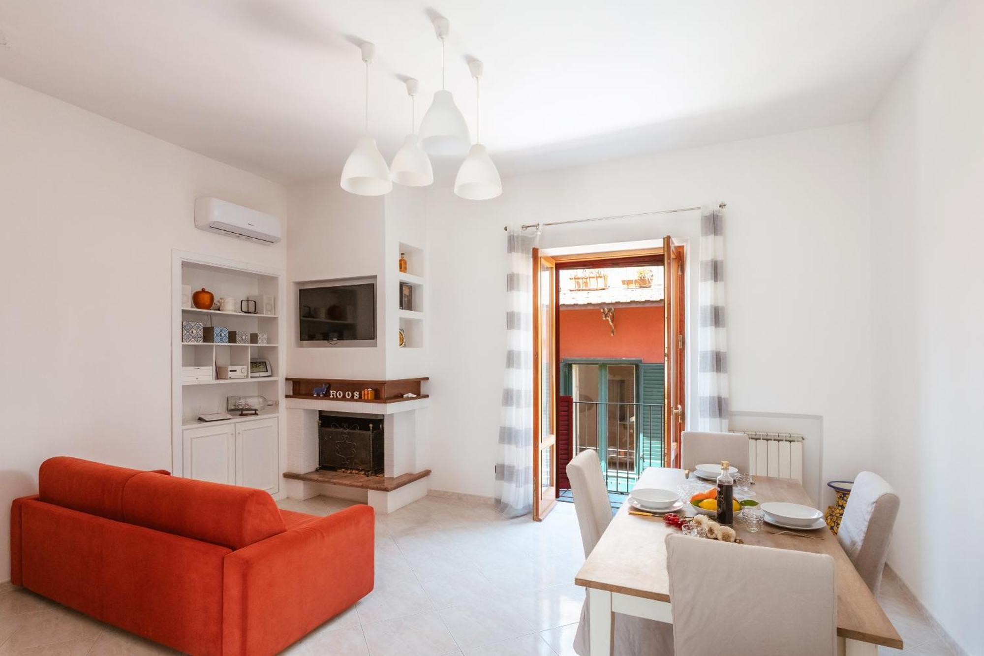 Realty Holidays - The House In The Center *