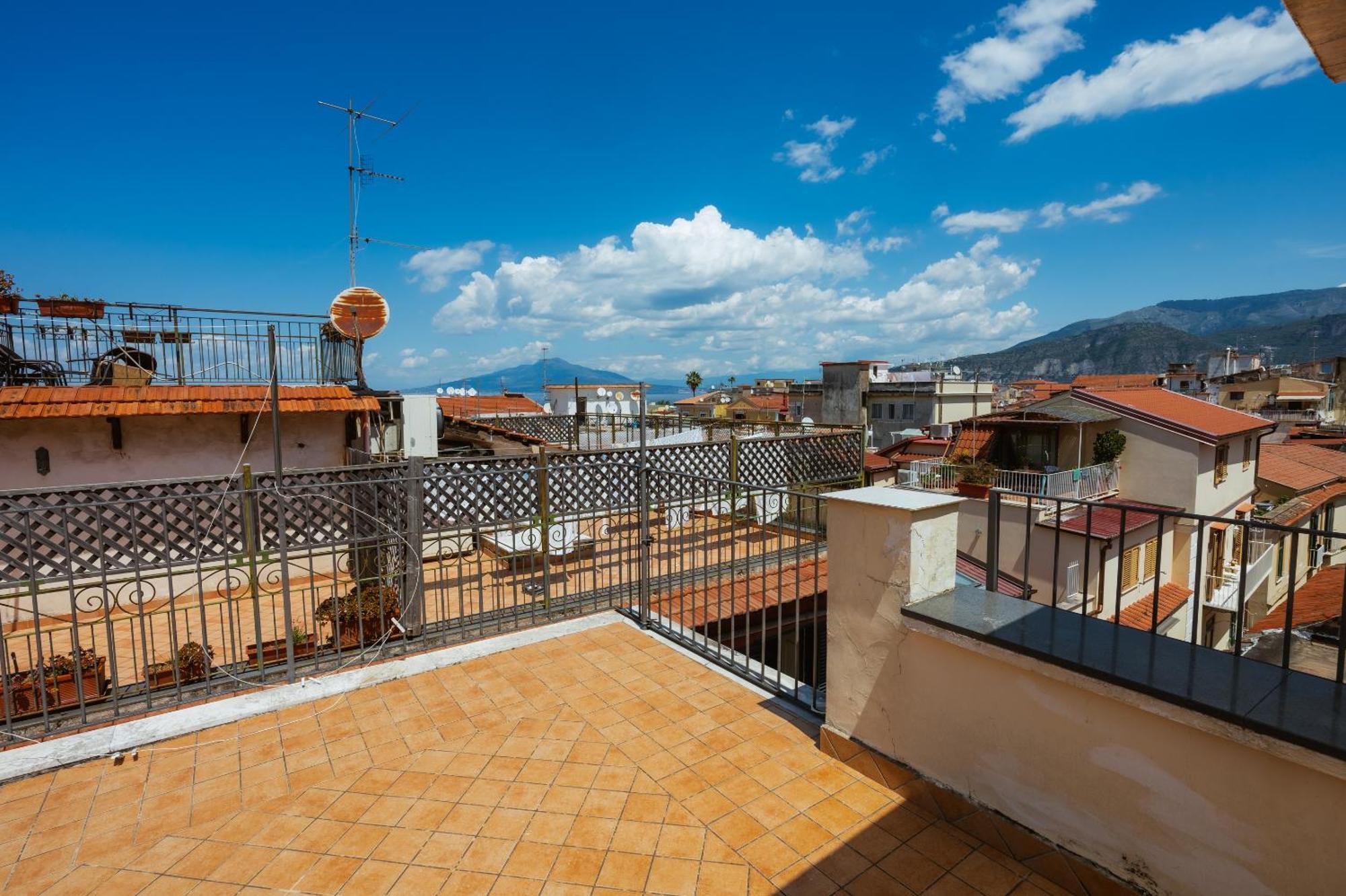 Realty Holidays - The House In The Center *
