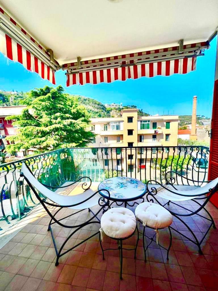 Short-lets D33, Part Of The House Is Available For Short-term In Center Appartamento