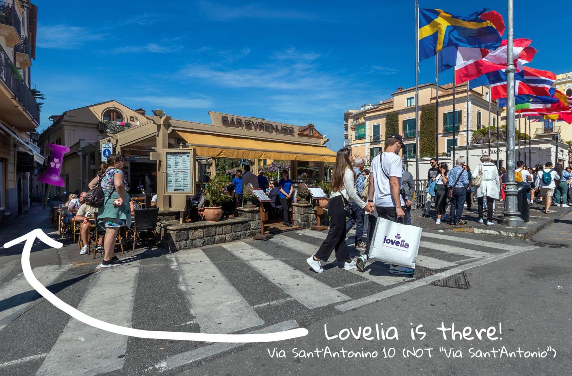 Lovelia: Square Lovely *