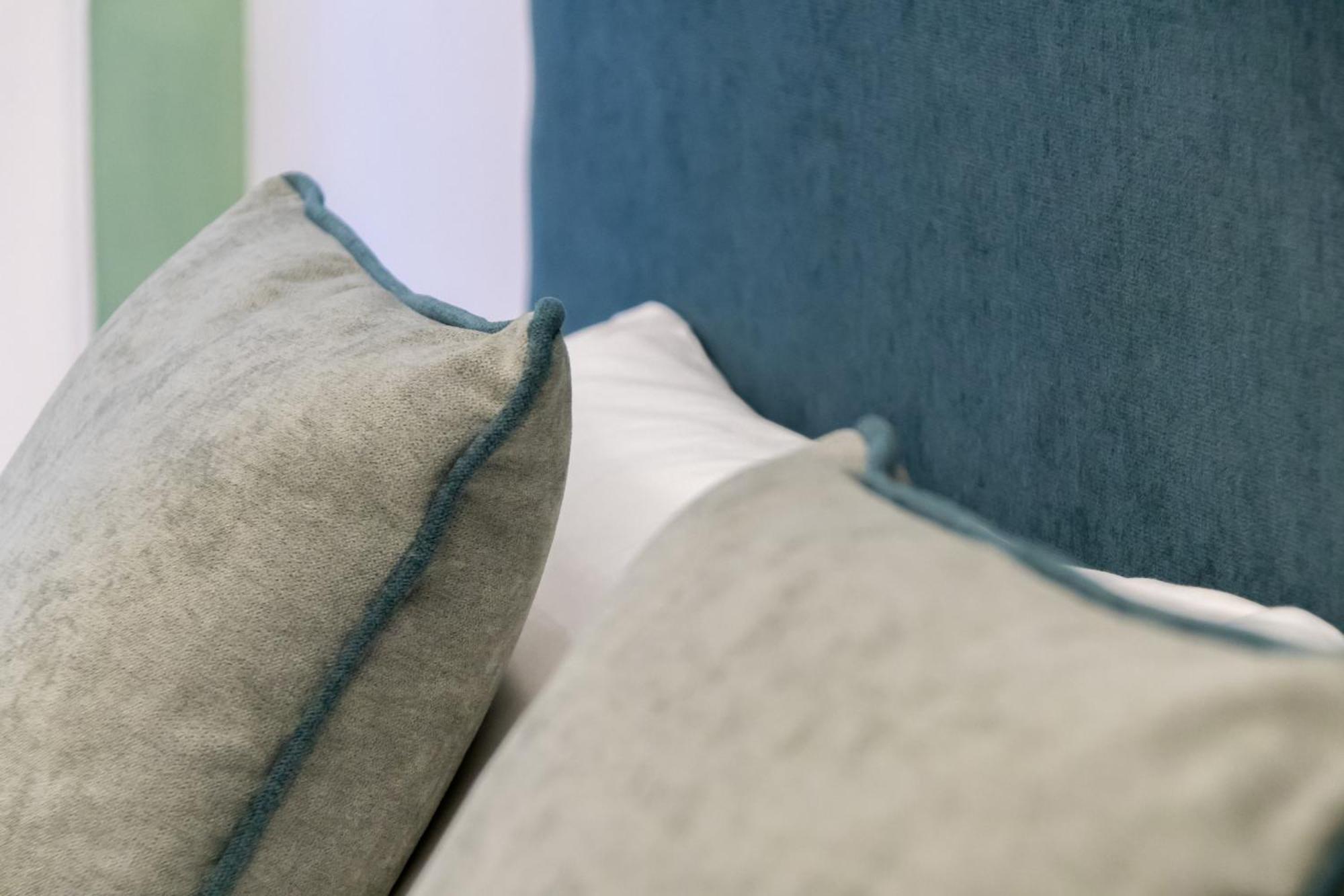 Lovelia: Square Lovely Bed & Breakfast *