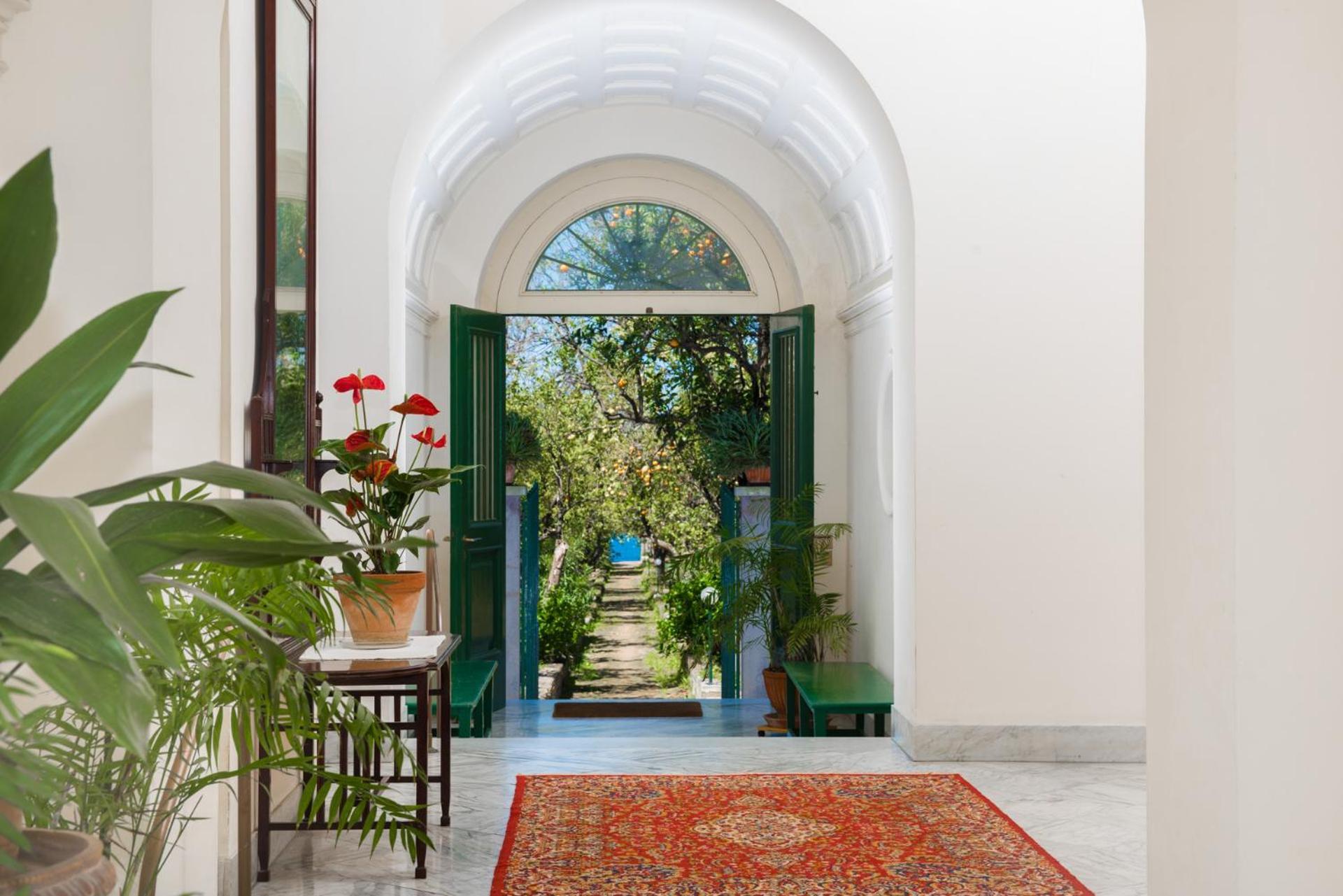 Tozzoli 'top' Floor Apartment *