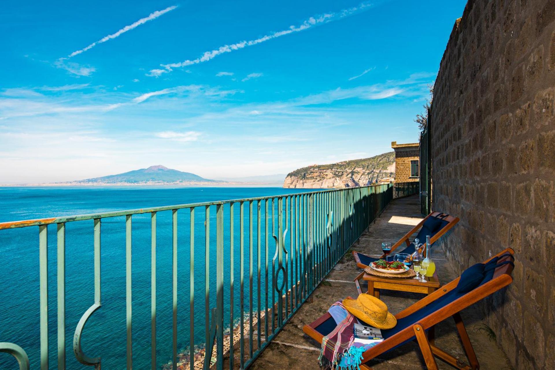 Tozzoli 'top' Floor * Sorrento