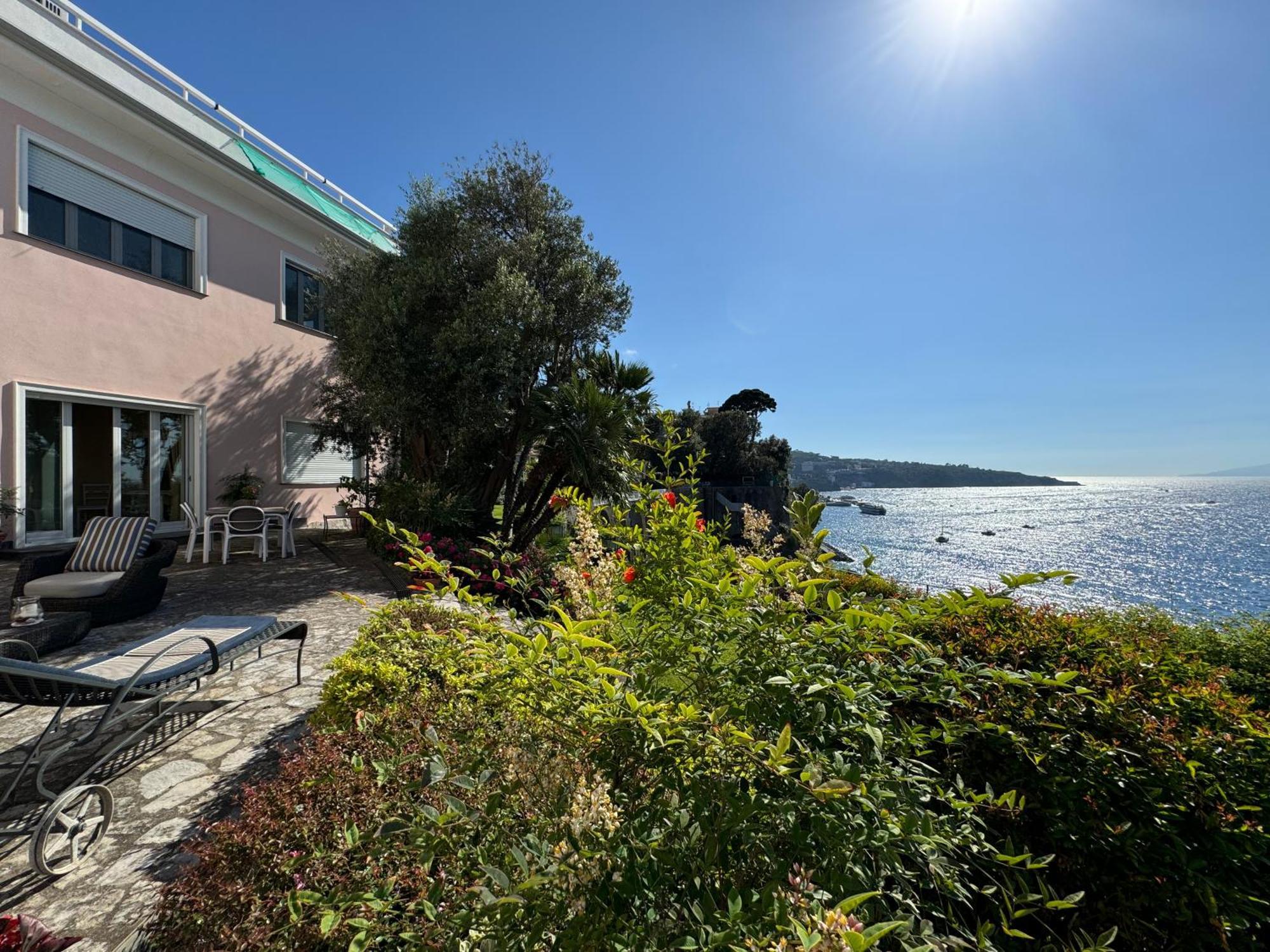 Saran Villa Sorrento