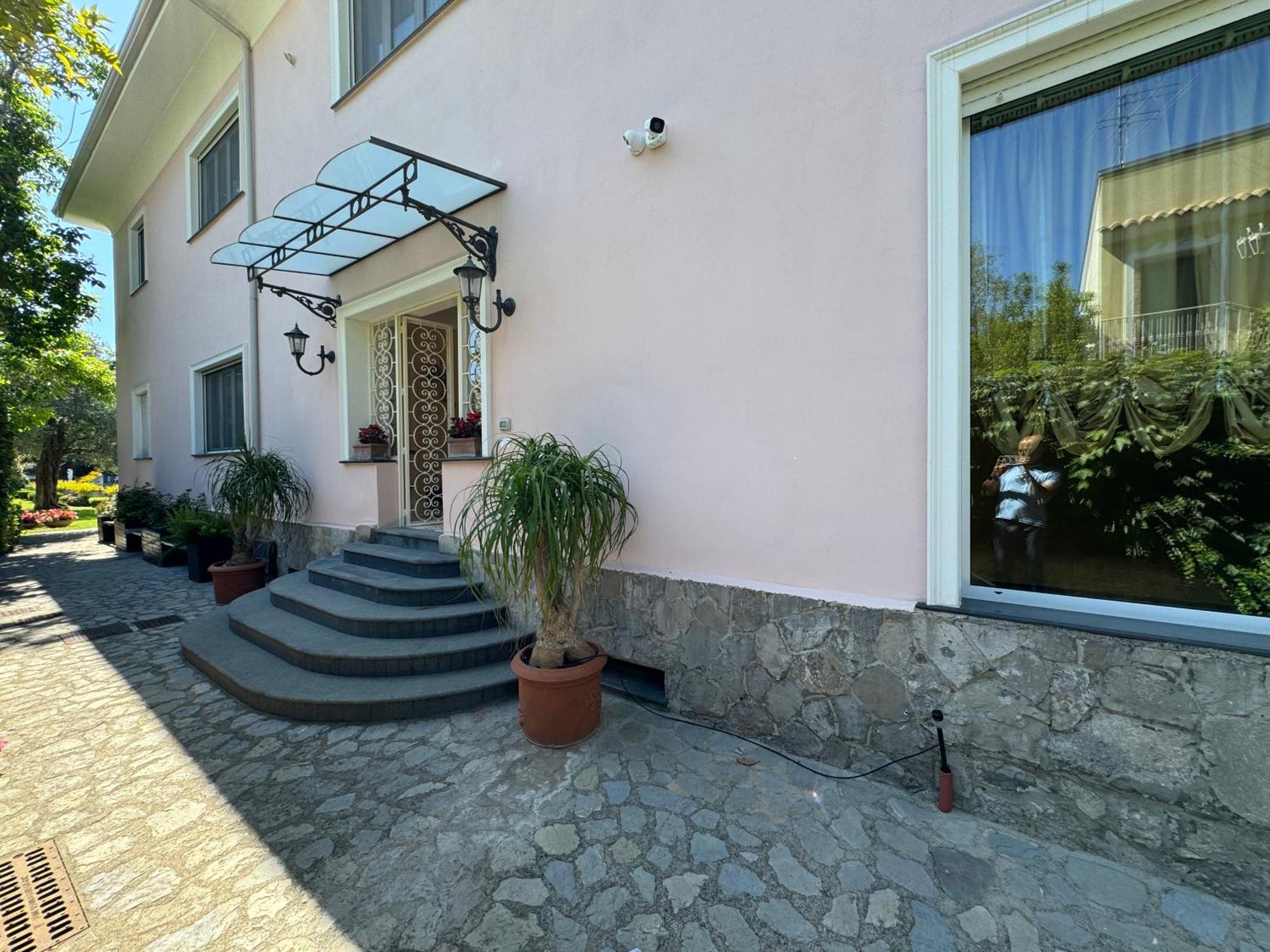 Saran Villa Sorrento