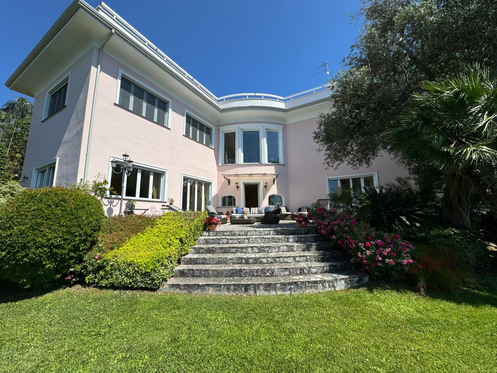 Villa Saran *