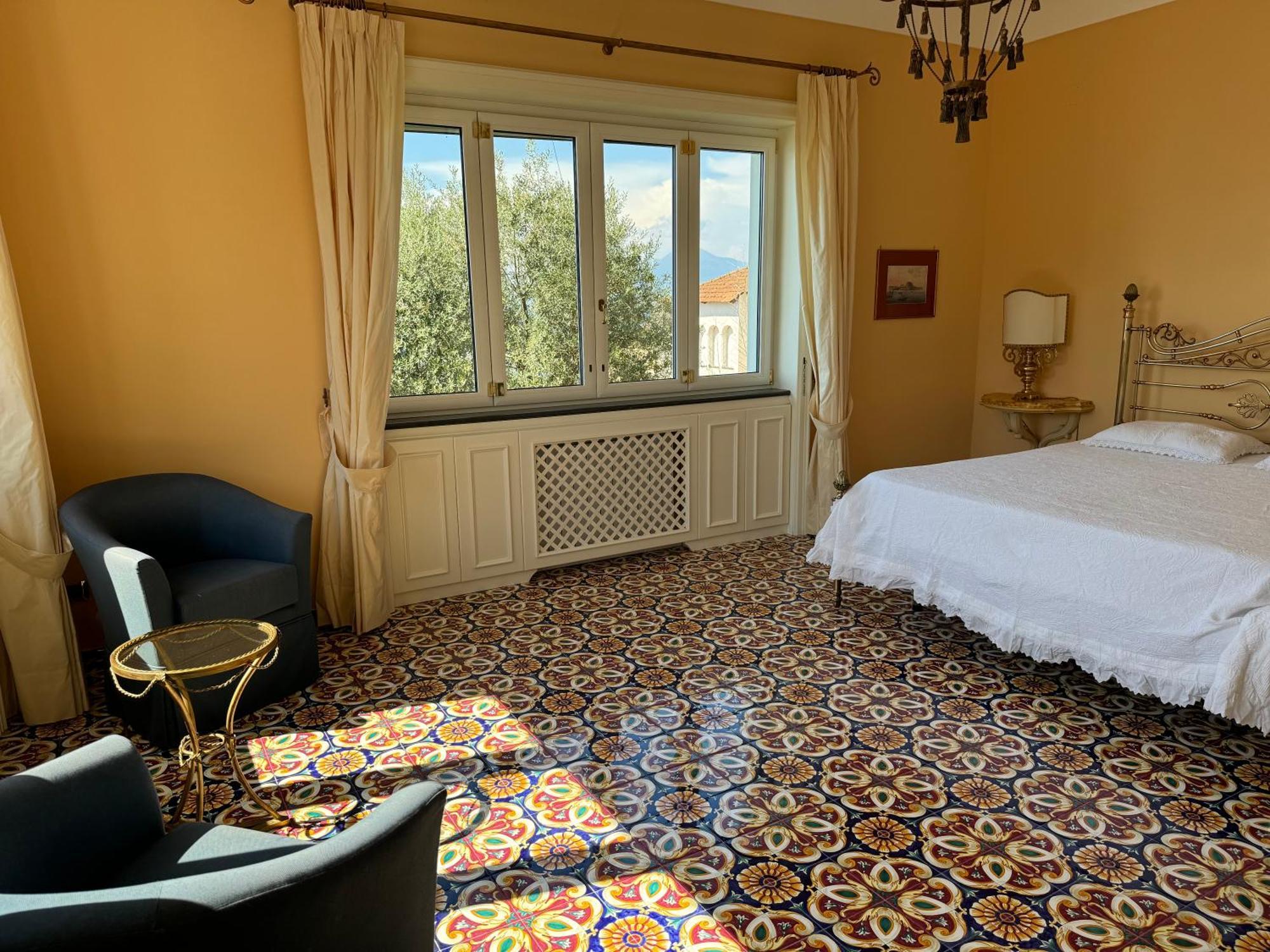 Saran Villa *