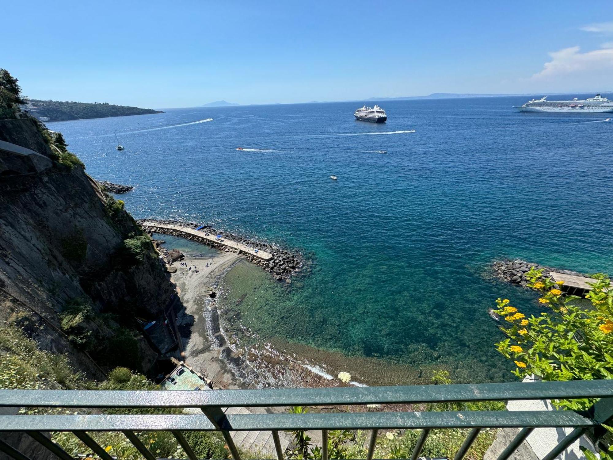 Saran Villa Sorrento