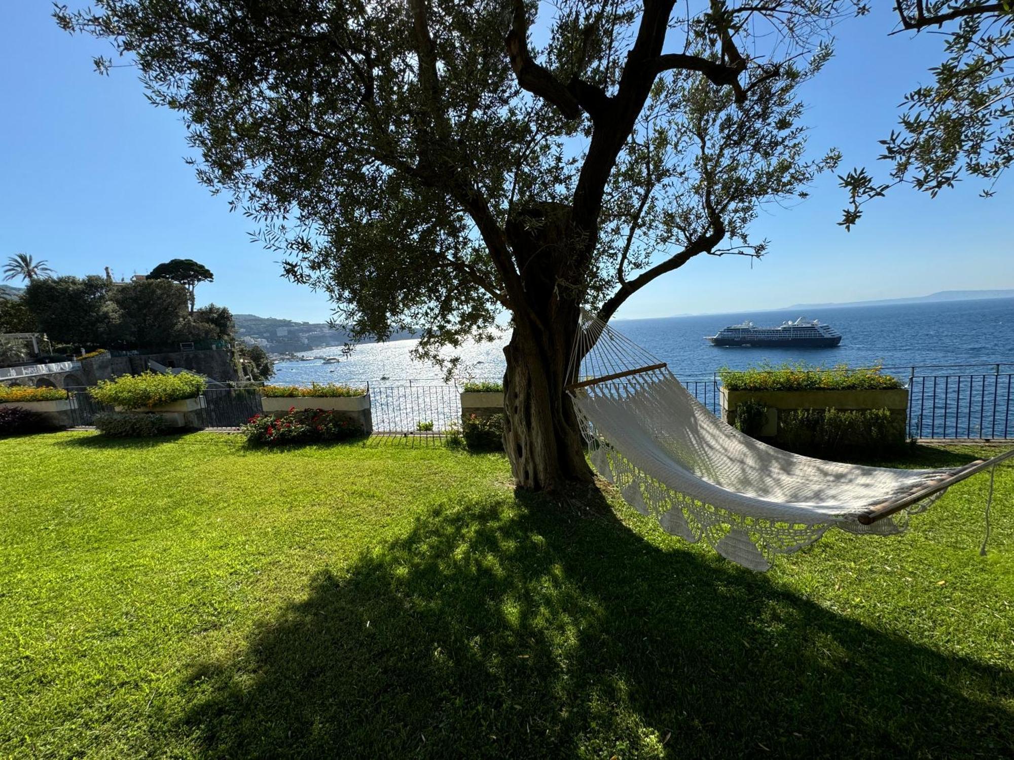 Saran Villa *