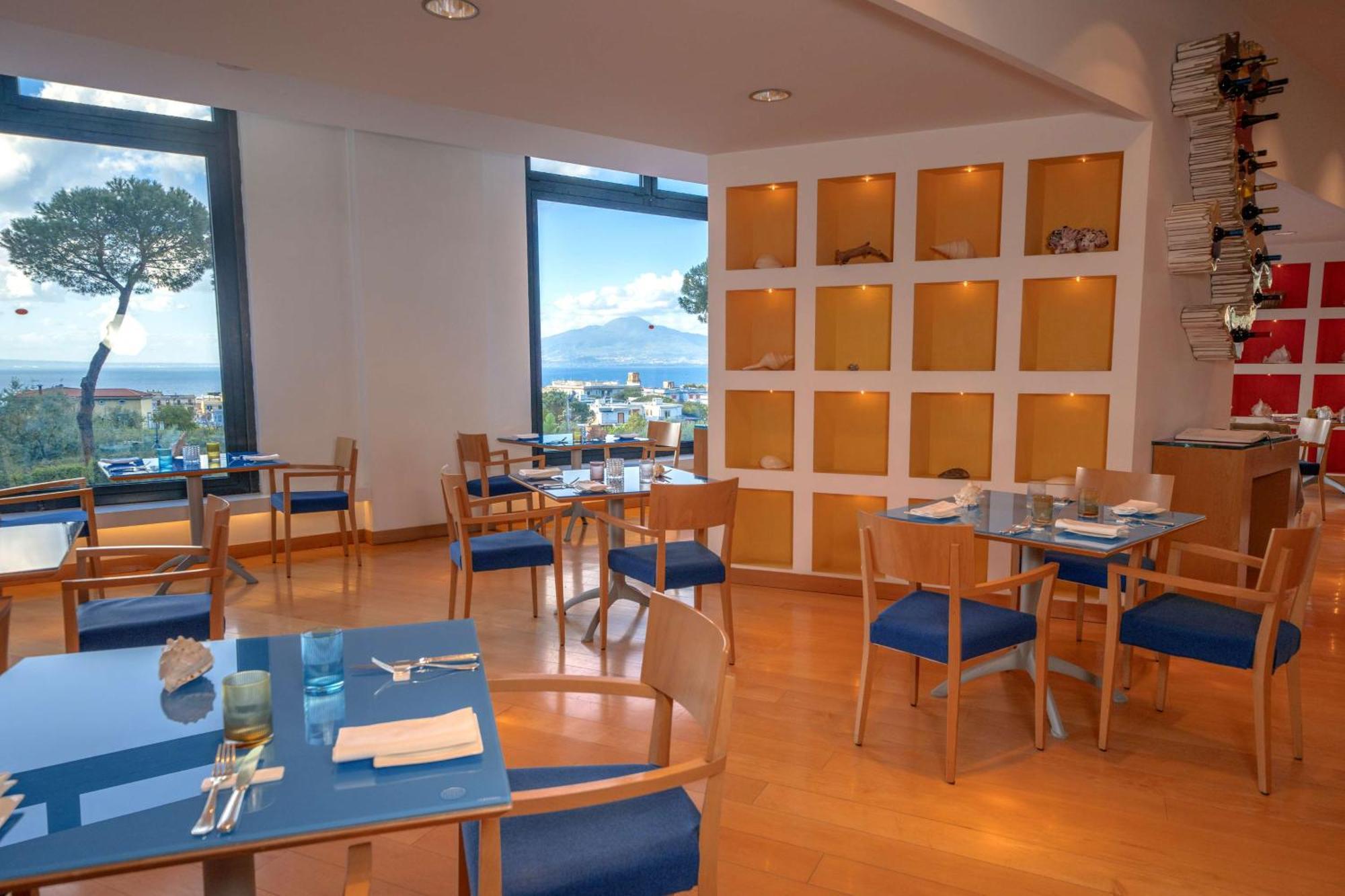 Hilton Palace Hotel 4*