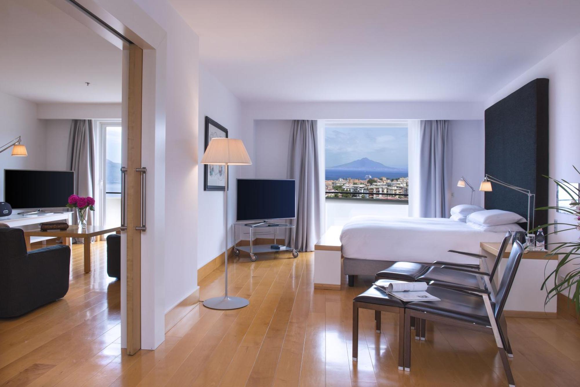 Hilton Palace Hotel 4*