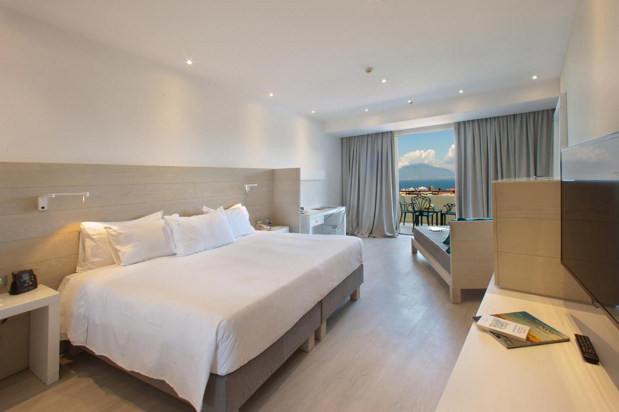 Hilton Palace 4*
