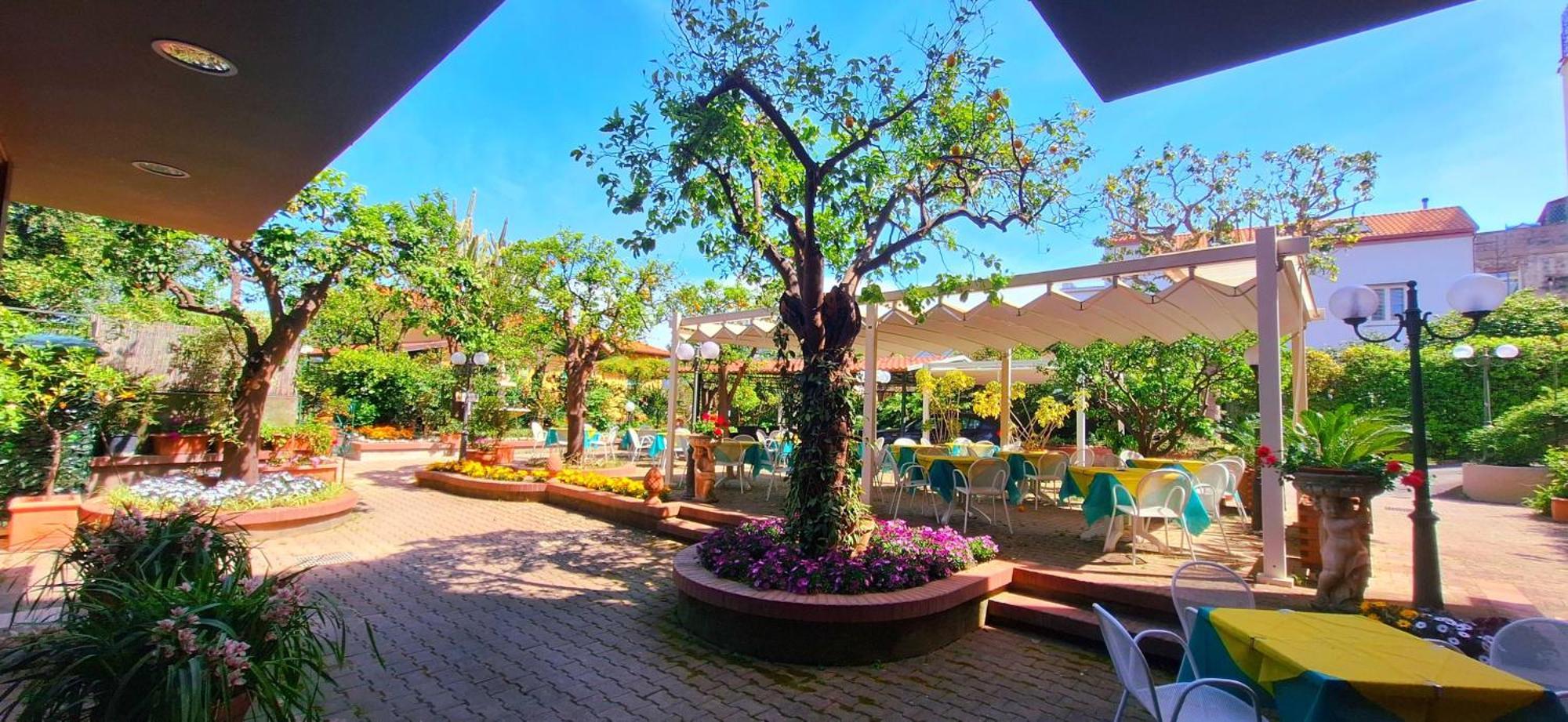 Hotel Girasole