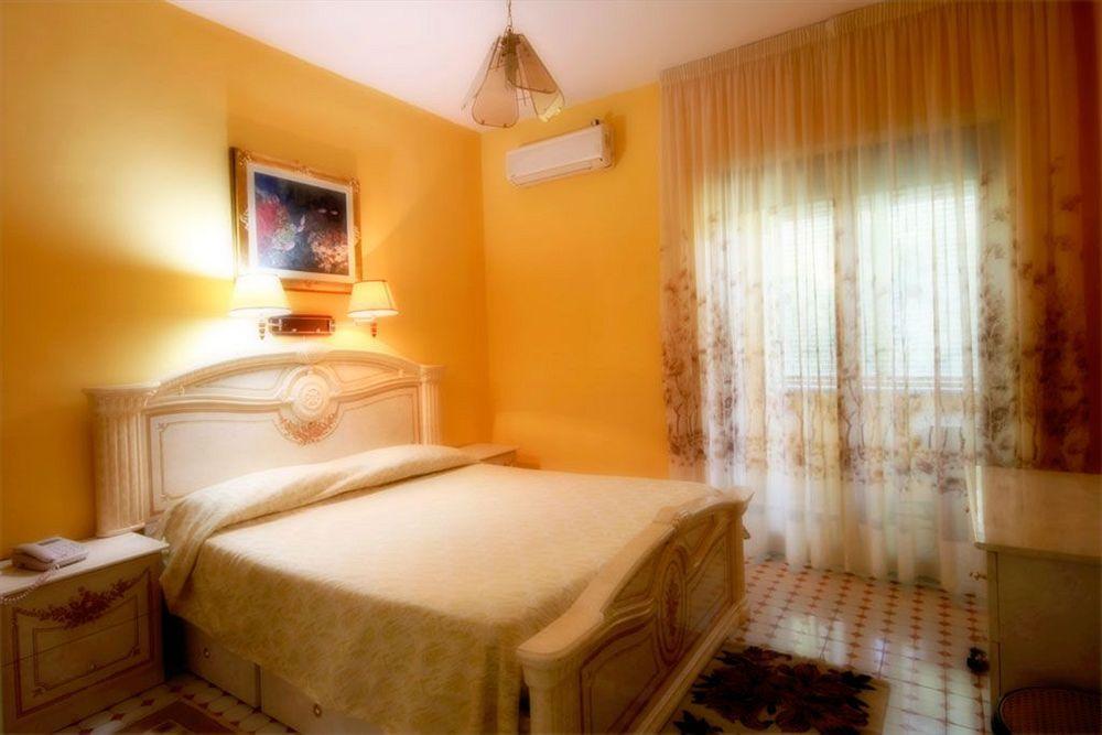 Cavour 3* Sorrento