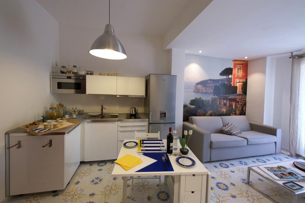 Flat * Sorrento