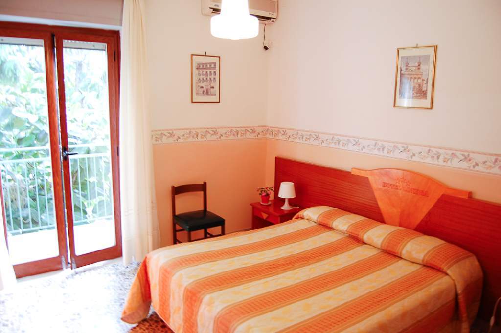 Isabella Hotel 4*