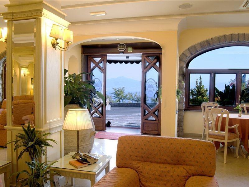 Hotel La Vue D'or 4*