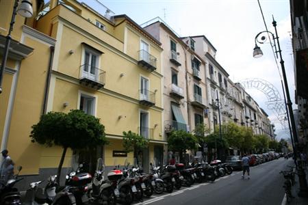 Bed & Breakfast Palazzo Tritone & Abagnale 3*